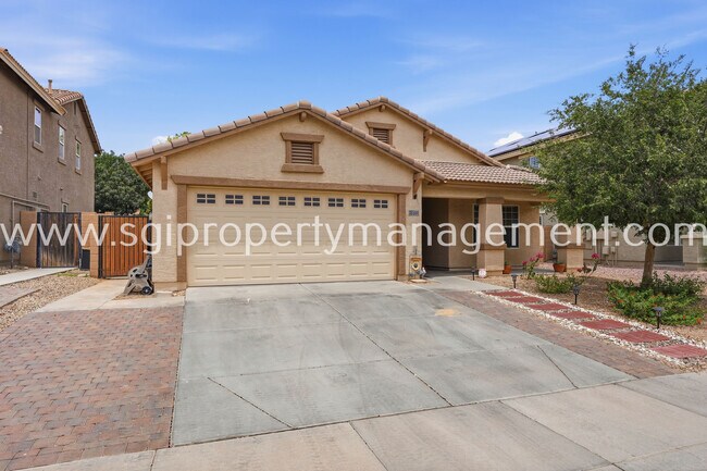 18544 W Palo Verde Ave Waddell, AZ 85355 photo 4