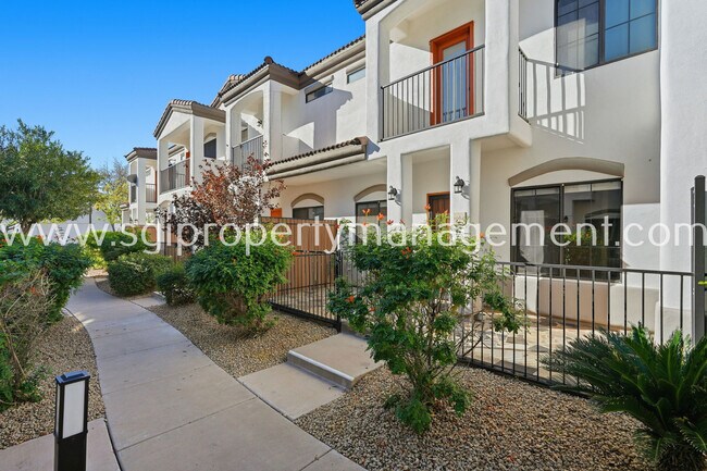 3150 E Beardsley Rd Phoenix, AZ 85050 photo 2