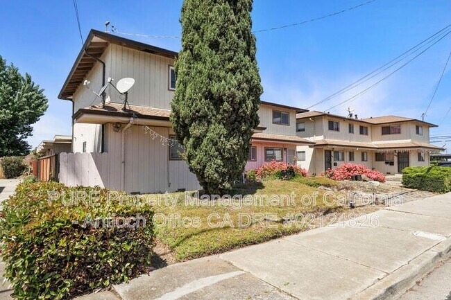 908 Minaker Dr photo 3