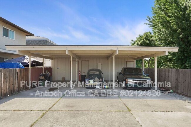 908 Minaker Dr photo 4