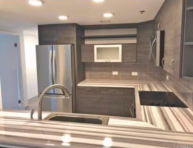425 W Beech St San Diego, CA 92101 photo 2