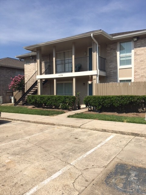 Langham Creek Apartments photo 2