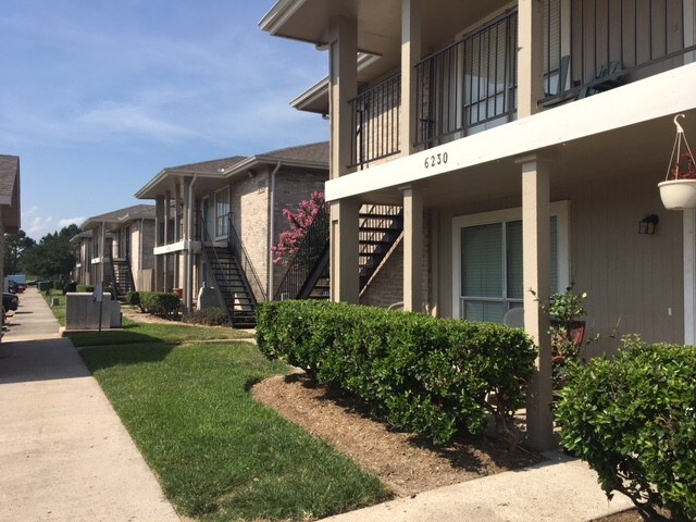 Langham Creek Apartments photo 4