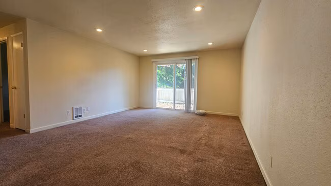 5024 212th St SW Mountlake Terrace, WA 98043 photo 3