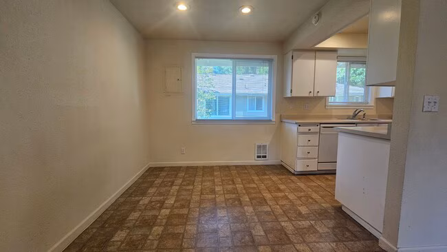 5024 212th St SW Mountlake Terrace, WA 98043 photo 5