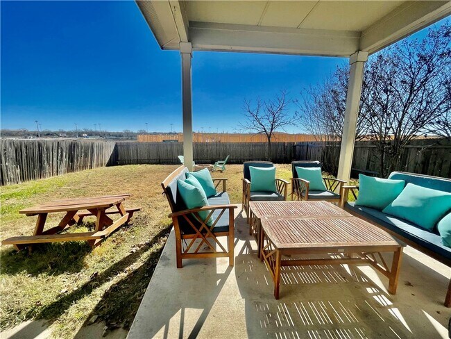 1010 Aiken Dr Leander, TX 78641 photo 3