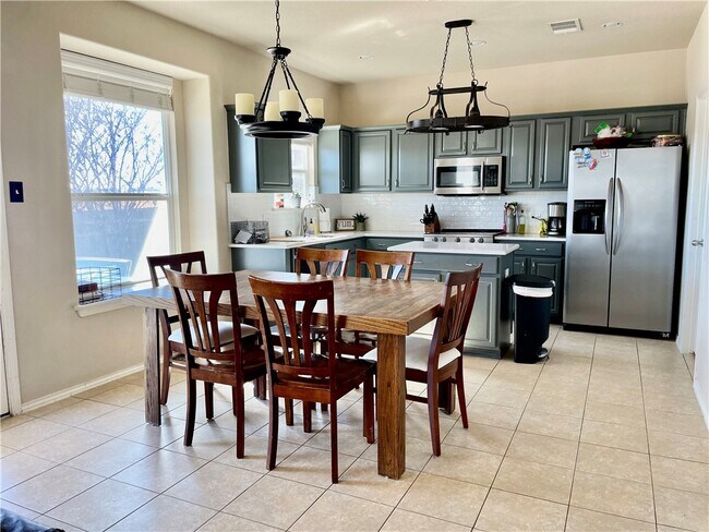 1010 Aiken Dr Leander, TX 78641 photo 4