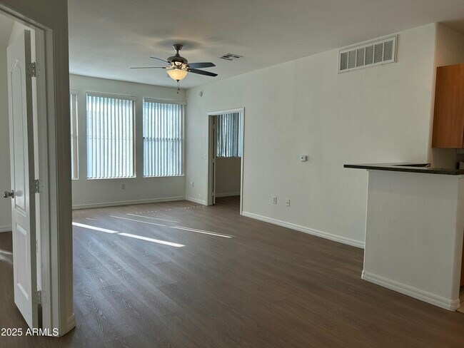 6900 E Princess Dr Phoenix, AZ 85054 photo 4