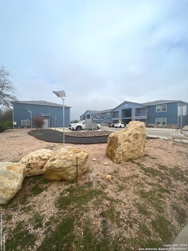 6423 Melissa Ann St San Antonio, TX 78249 photo 4