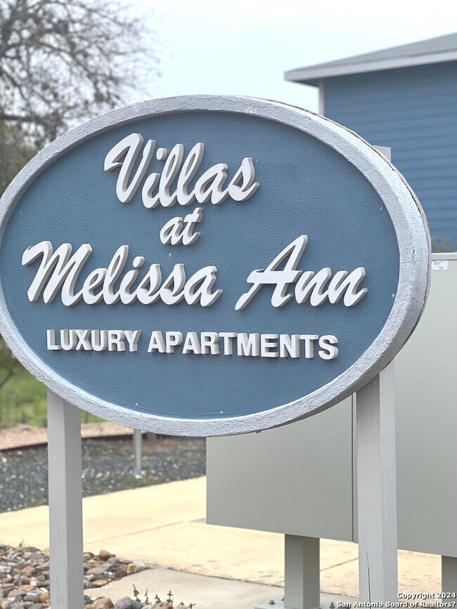6423 Melissa Ann St San Antonio, TX 78249 photo 3