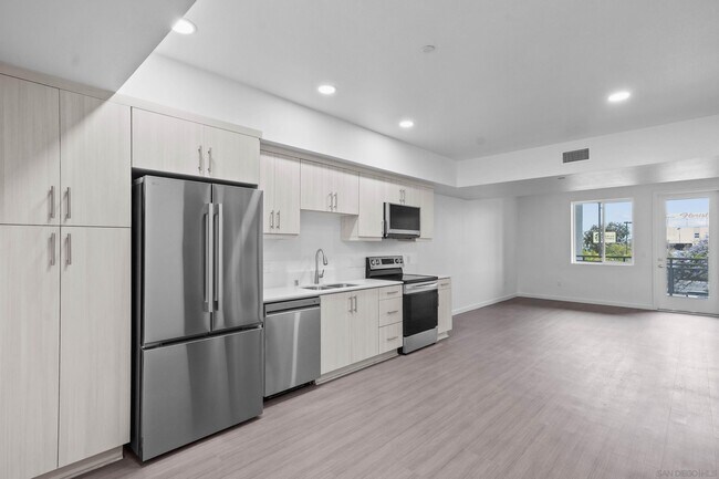 2724 El Cajon Blvd San Diego, CA 92104 photo 2