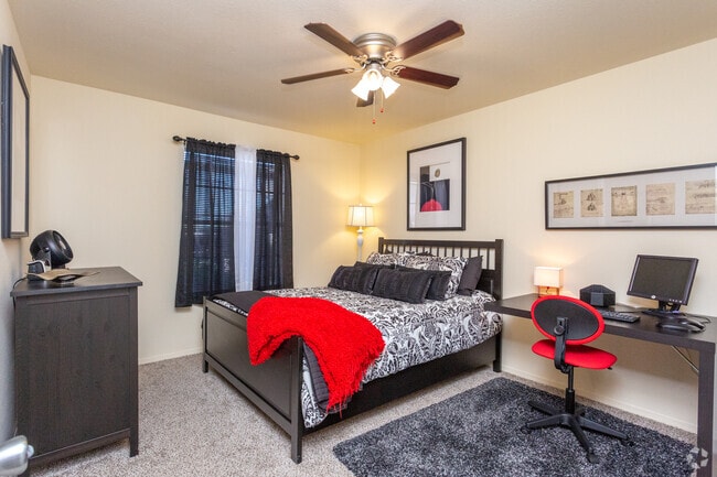 Fox Hall Apartments photo 4