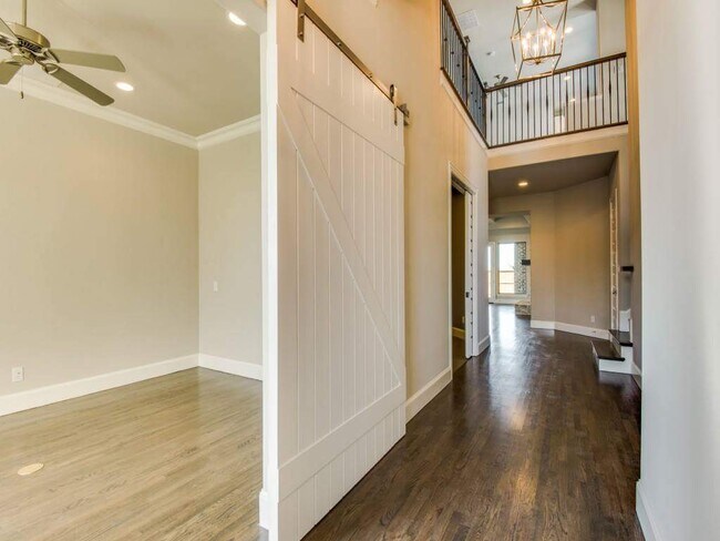 1107 Sarah St Allen, TX 75013 photo 2