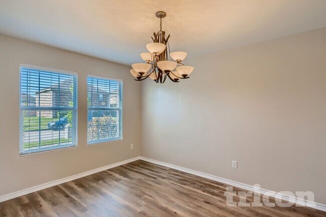 712 Locustberry Dr Red Oak, TX 75154 photo 4