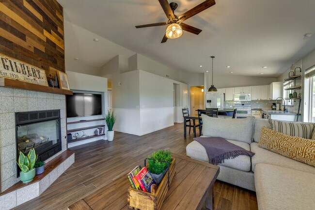 2730 E Terrace Ave Gilbert, AZ 85234 photo 2