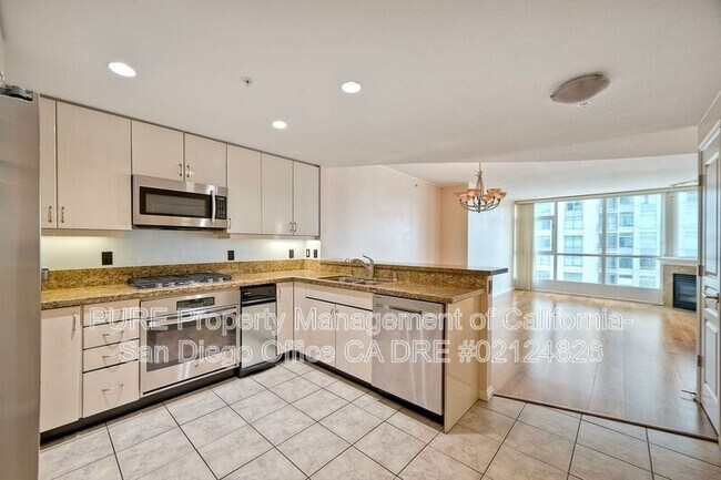 555 Front St San Diego, CA 92101 photo 2
