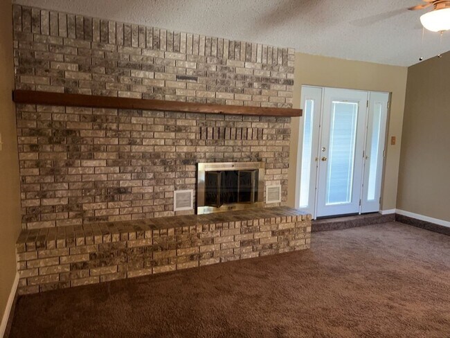 2733 Phyllis Dr Copperas Cove, TX 76522 photo 2