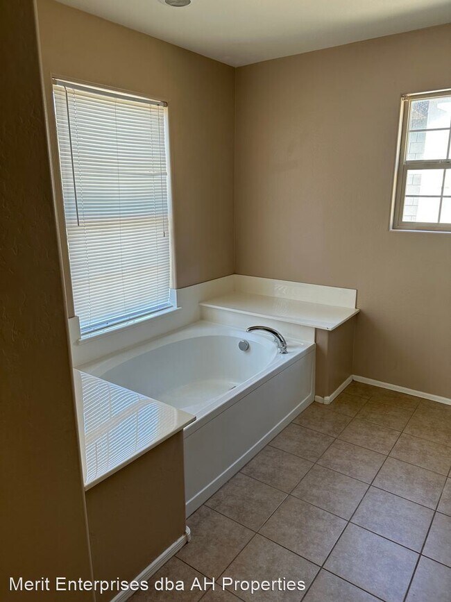 2946 N Evergreen St Buckeye, AZ 85396 photo 3