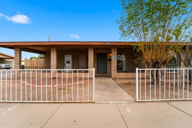 545 E Brown Rd Mesa, AZ 85203 photo 3