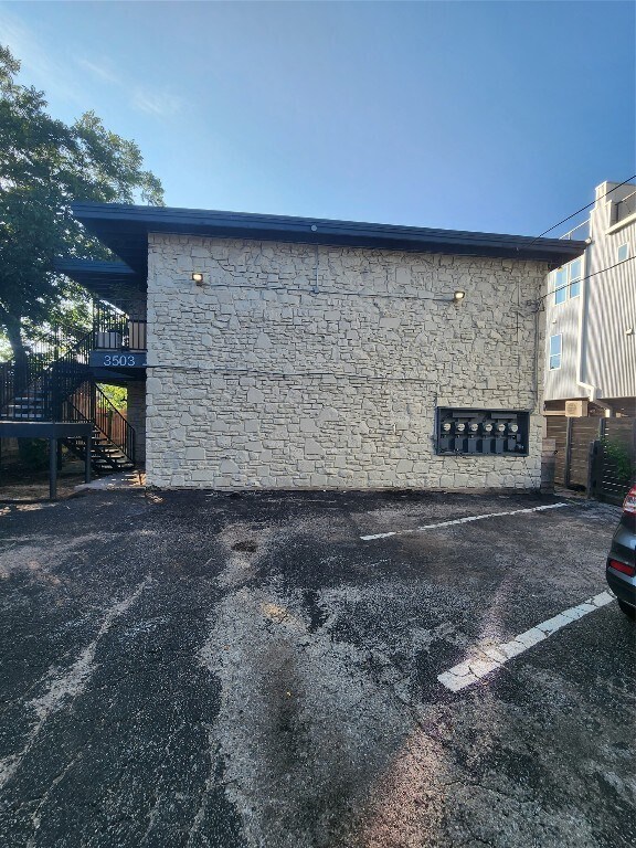 3503 Harmon Ave Austin, TX 78705 photo 2
