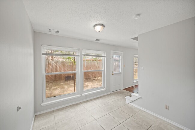 10814 Sugar Hill Drive, Houston, TX 77042 photo 5