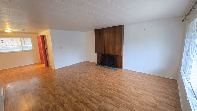 6546 25th Ave NE Seattle, WA 98115 photo 2