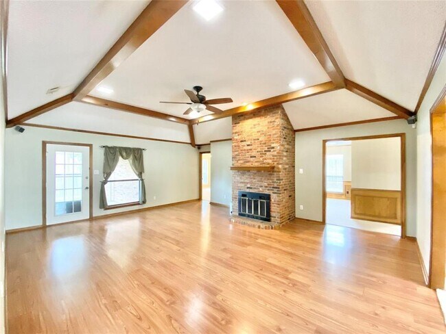 3602 Pimlico Dr Arlington, TX 76017 photo 4