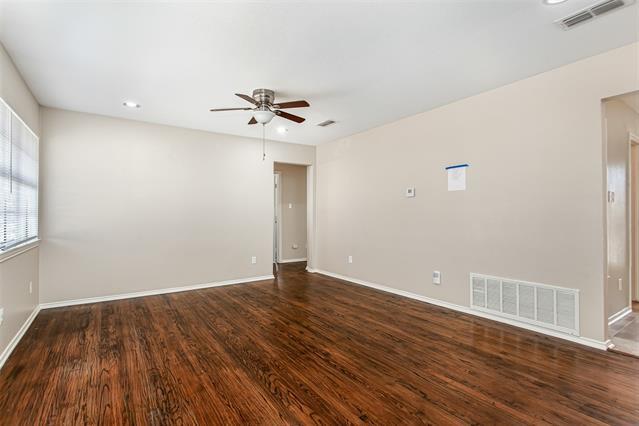 10818 Sharondale Ln Dallas, TX 75228 photo 5