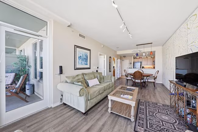 300 W Beech St San Diego, CA 92101 photo 5