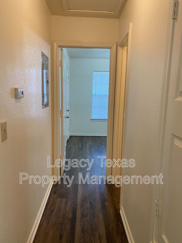 1110 Williams Ave Cleburne, TX 76033 photo 3