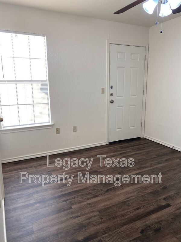 1110 Williams Ave Cleburne, TX 76033 photo 4