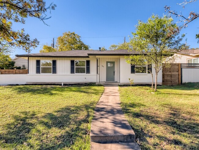 8416 Maine Dr Austin, TX 78758 photo 3