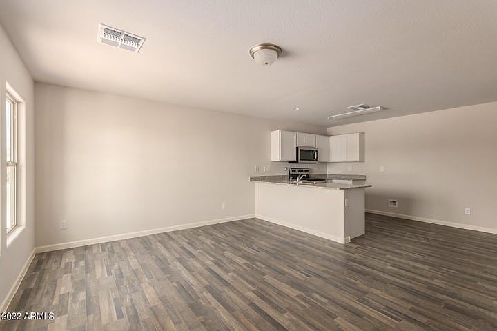 4025 N Montgomery Cir photo 4