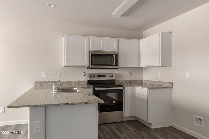 4025 N Montgomery Cir photo 3