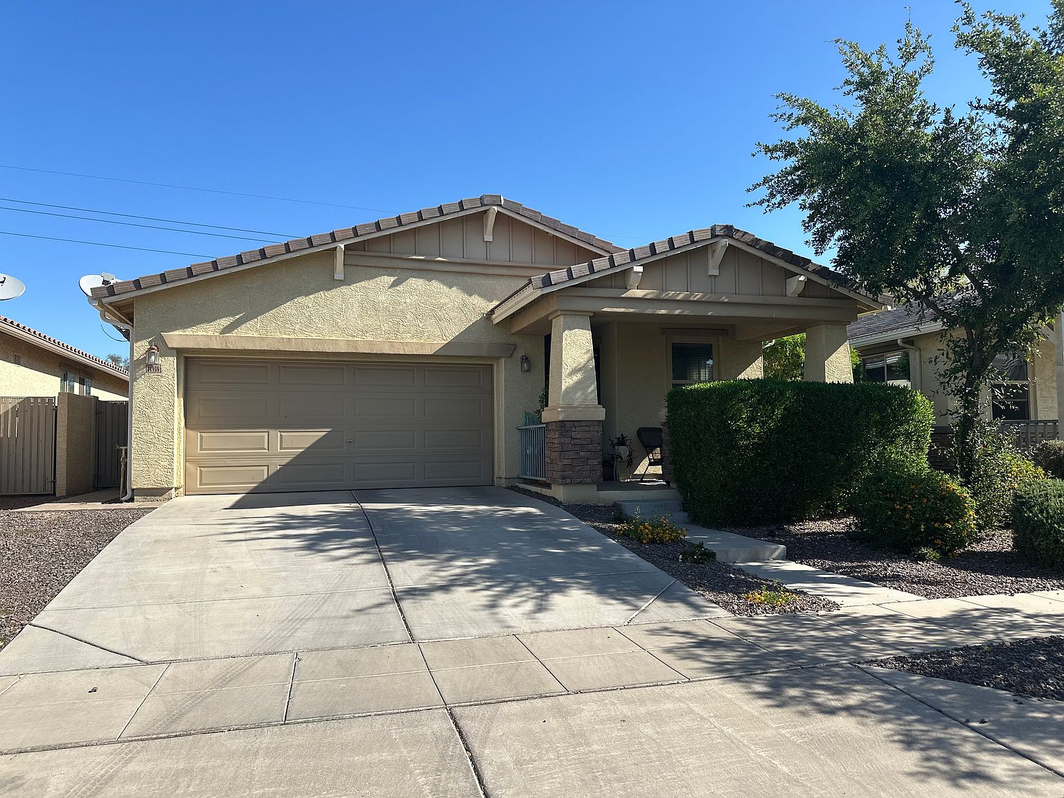14934 W Georgia Dr photo 2