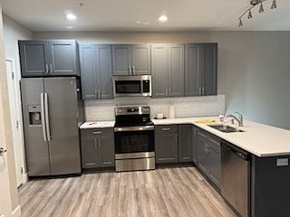1406 W Main St photo 4