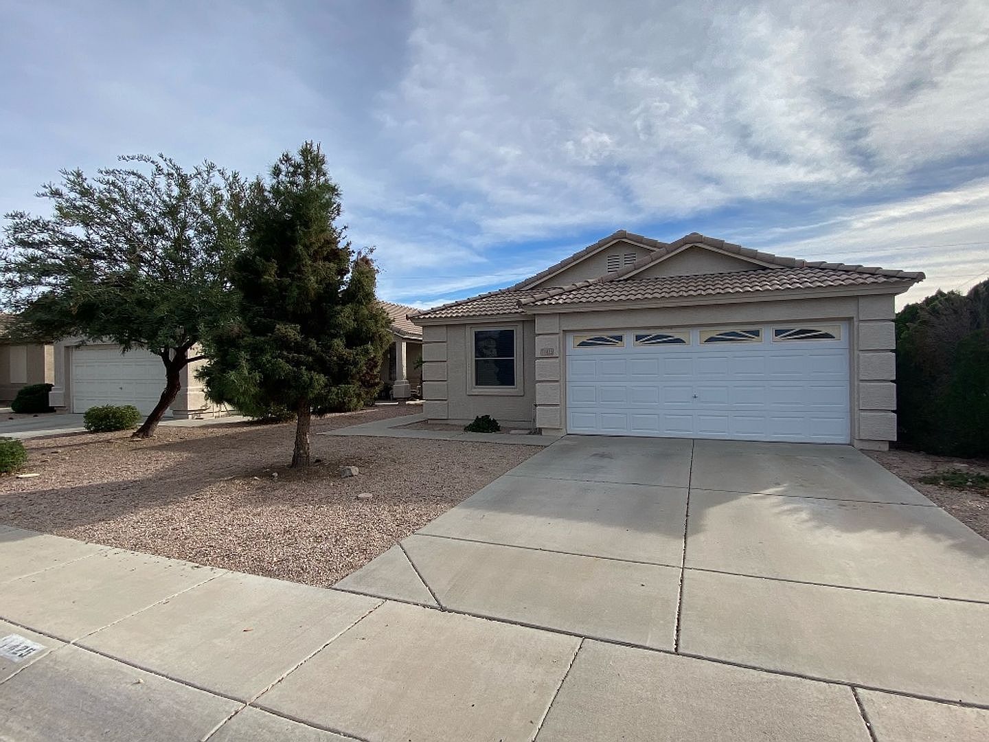 11425 W Pinehollow Dr Surprise, AZ 85378 photo 2