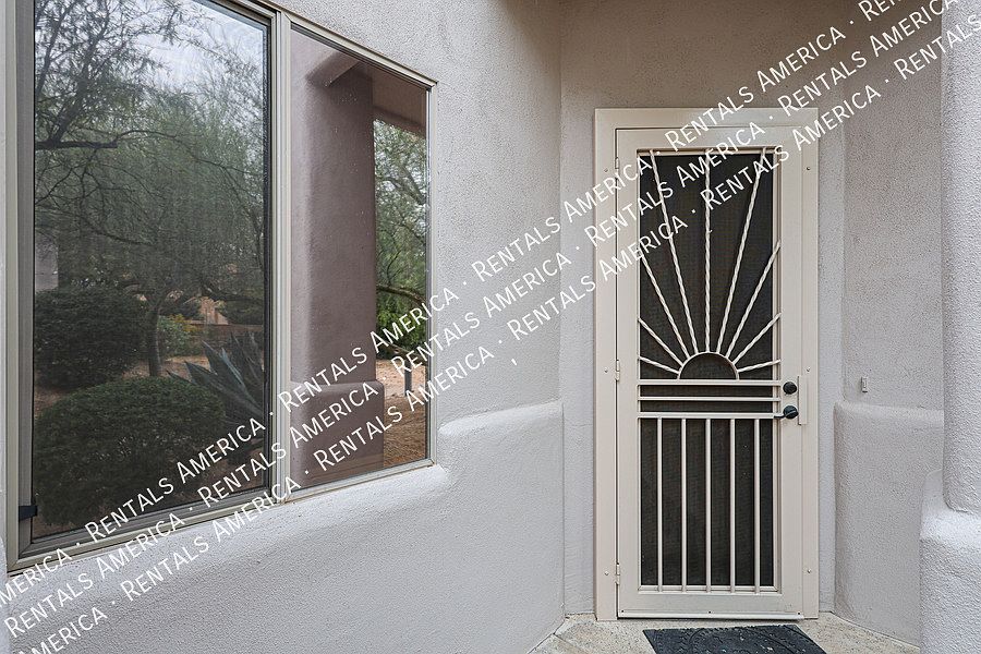 7402 E Hum Rd photo 4