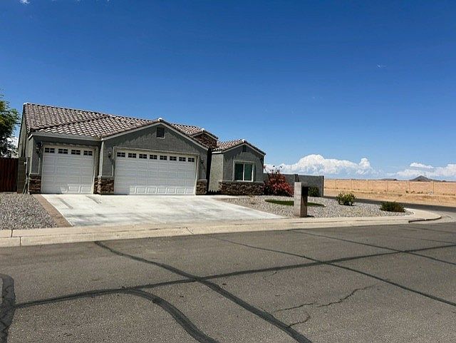 1298 E Avenida Fresca photo 2