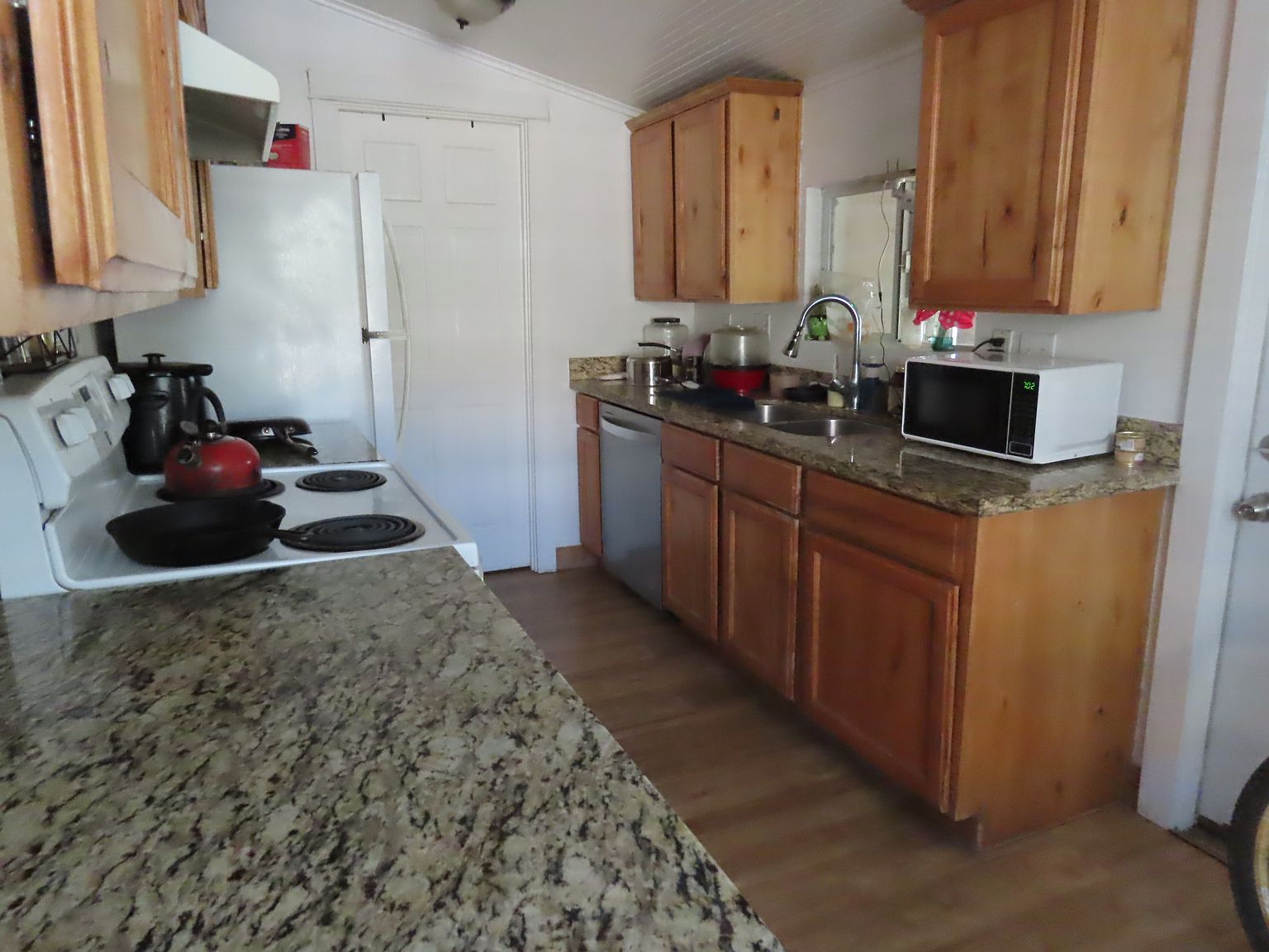 154 S Stone Ave photo 5