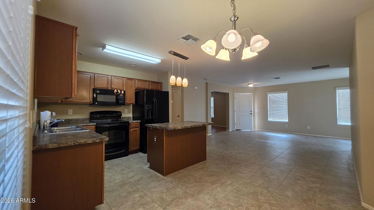 40458 W Hayden Dr photo 3