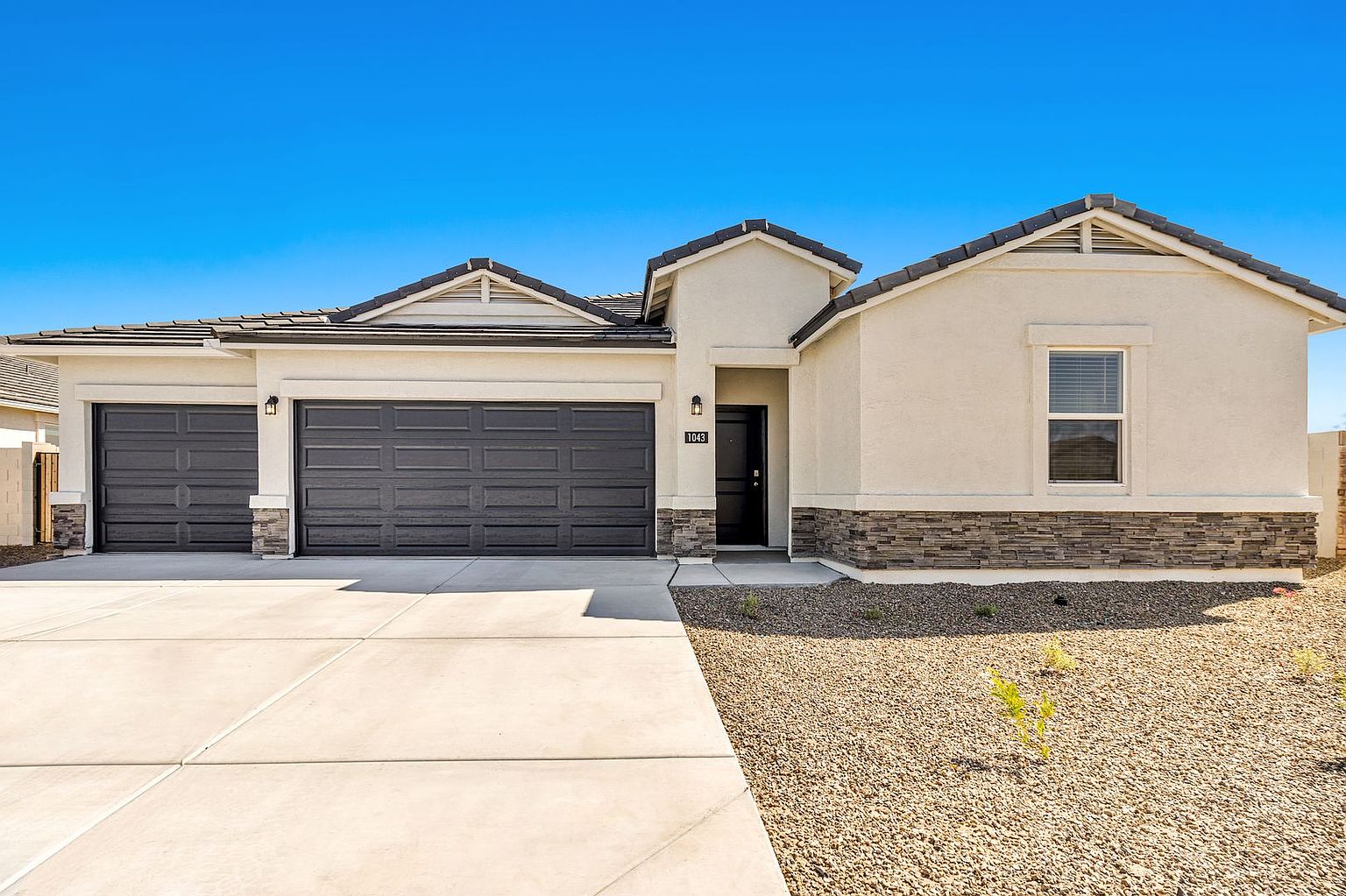 1043 W Falls Canyon Dr Casa Grande, AZ 85122 photo 3