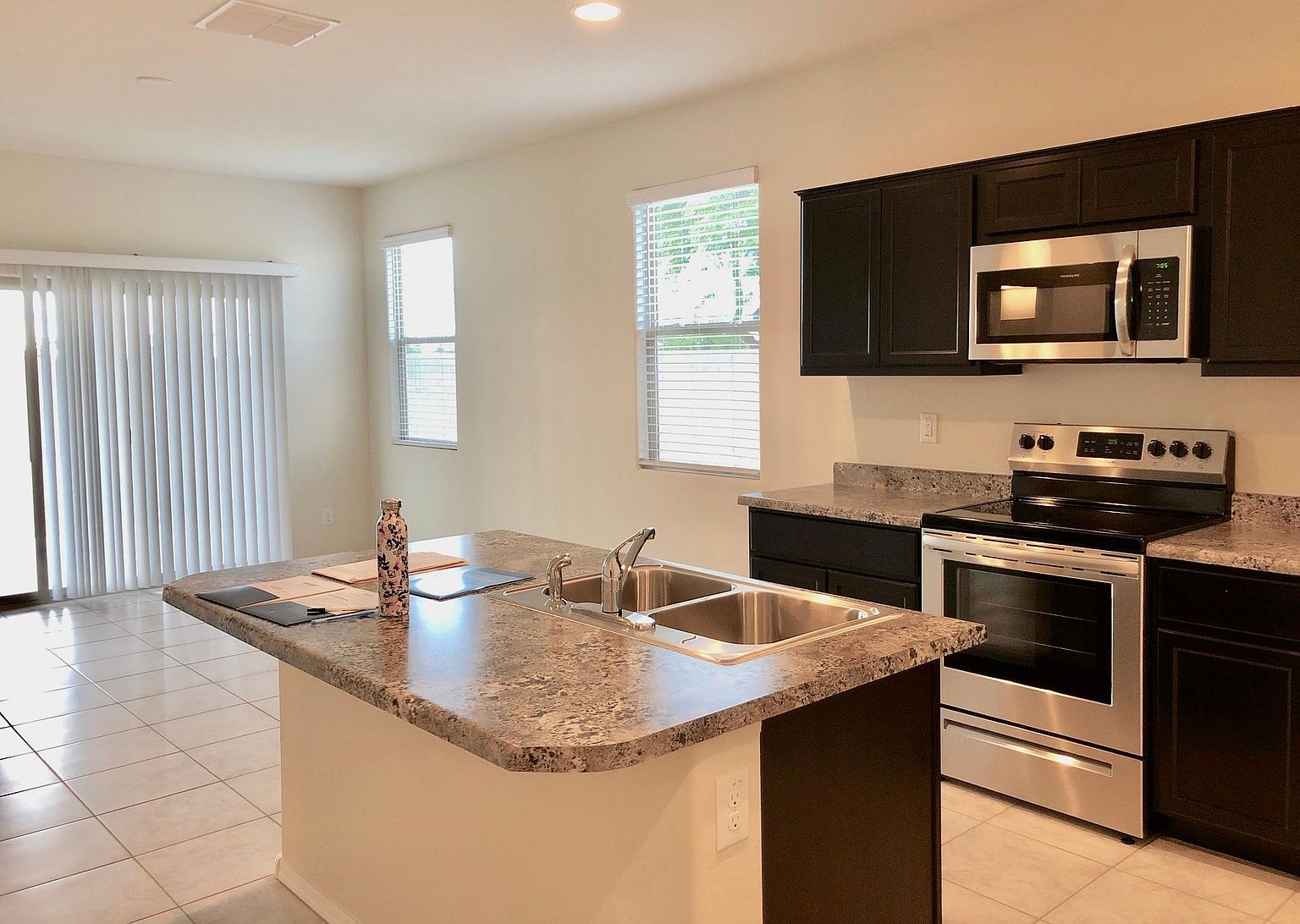 11723 E Marigold Ln photo 3