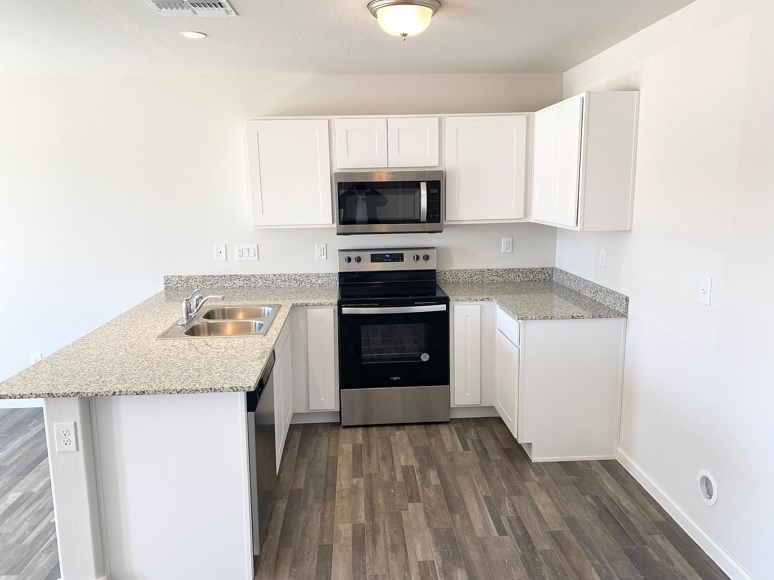 8572 W Raven Dr photo 3