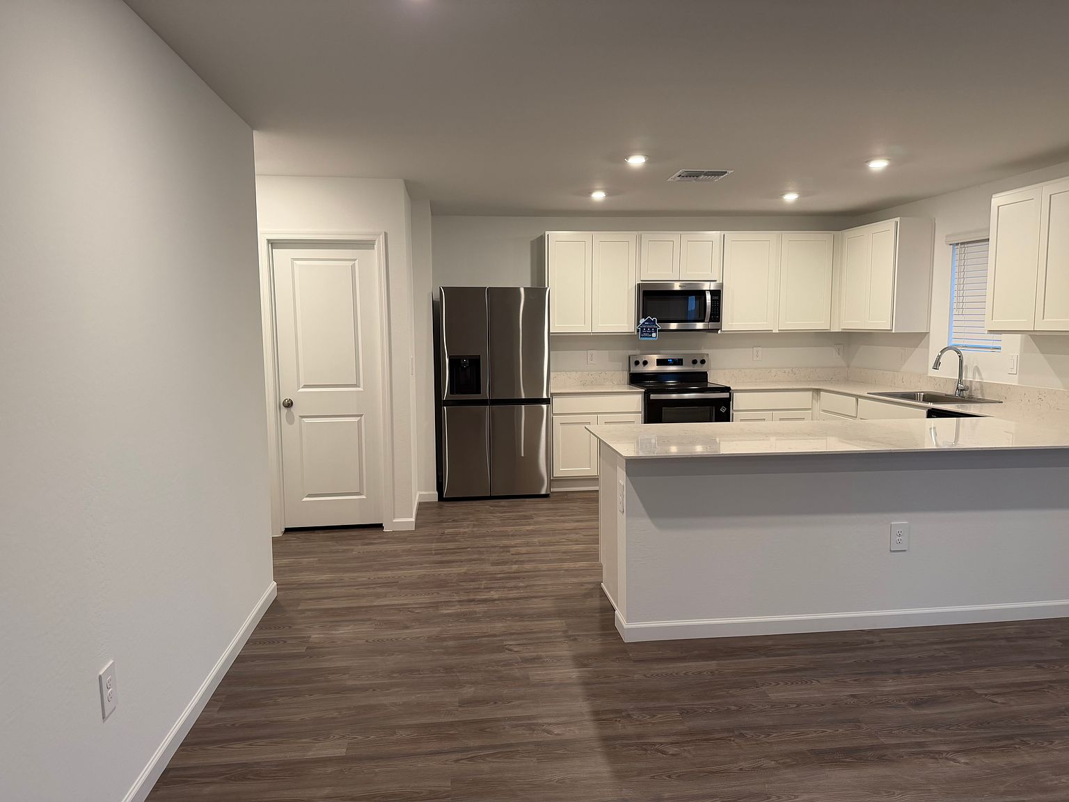11221 W San Juan Cir photo 3