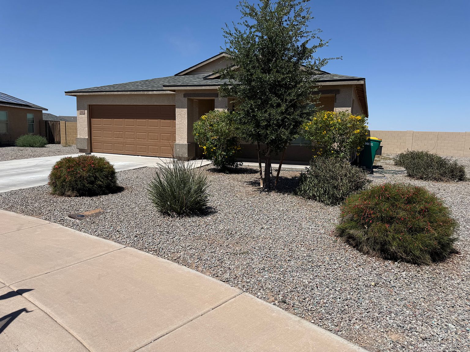 241 S Apache Ave Eloy, AZ 85131 photo 2