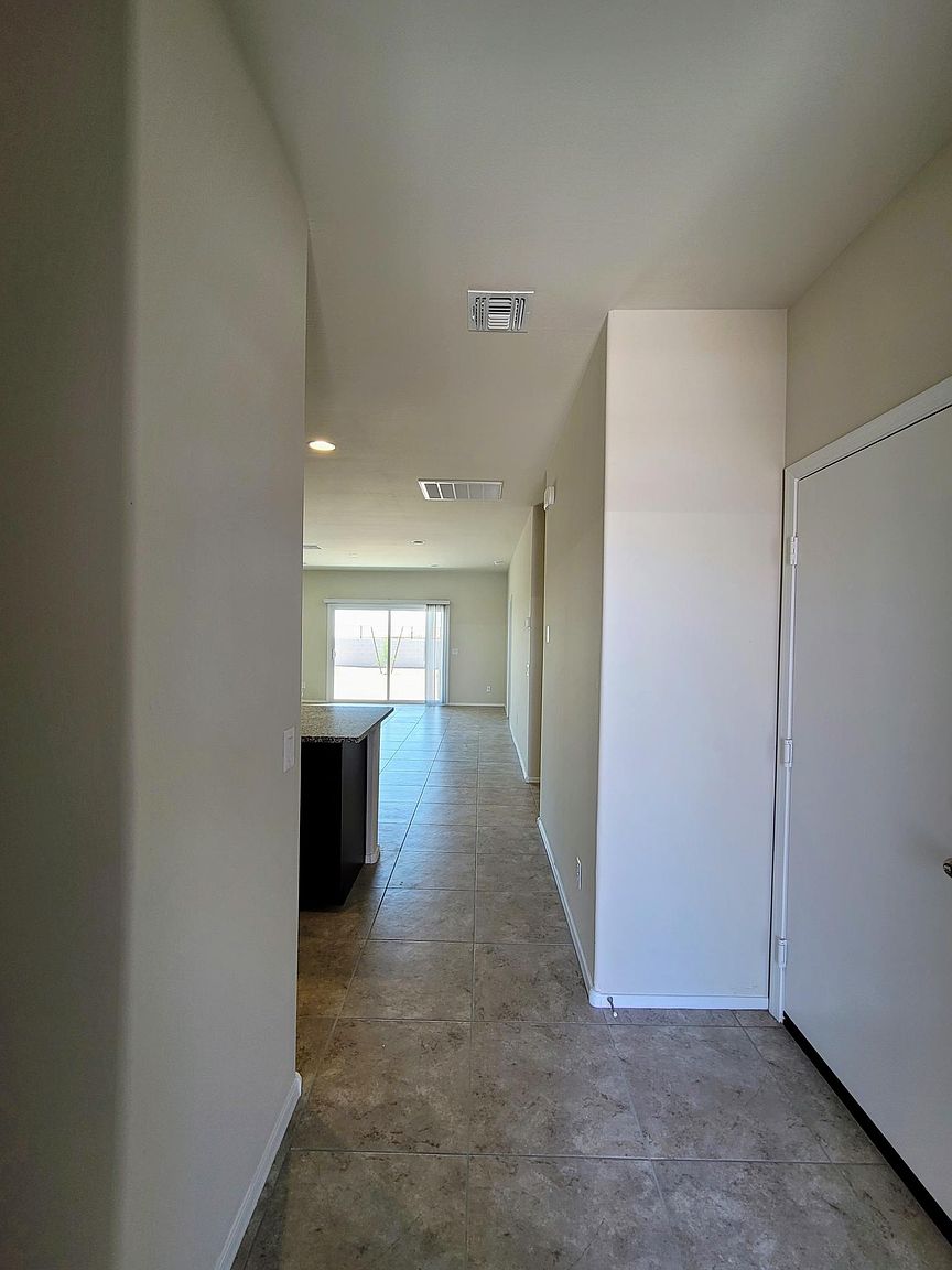 1079 W Avalon Canyon Dr photo 3