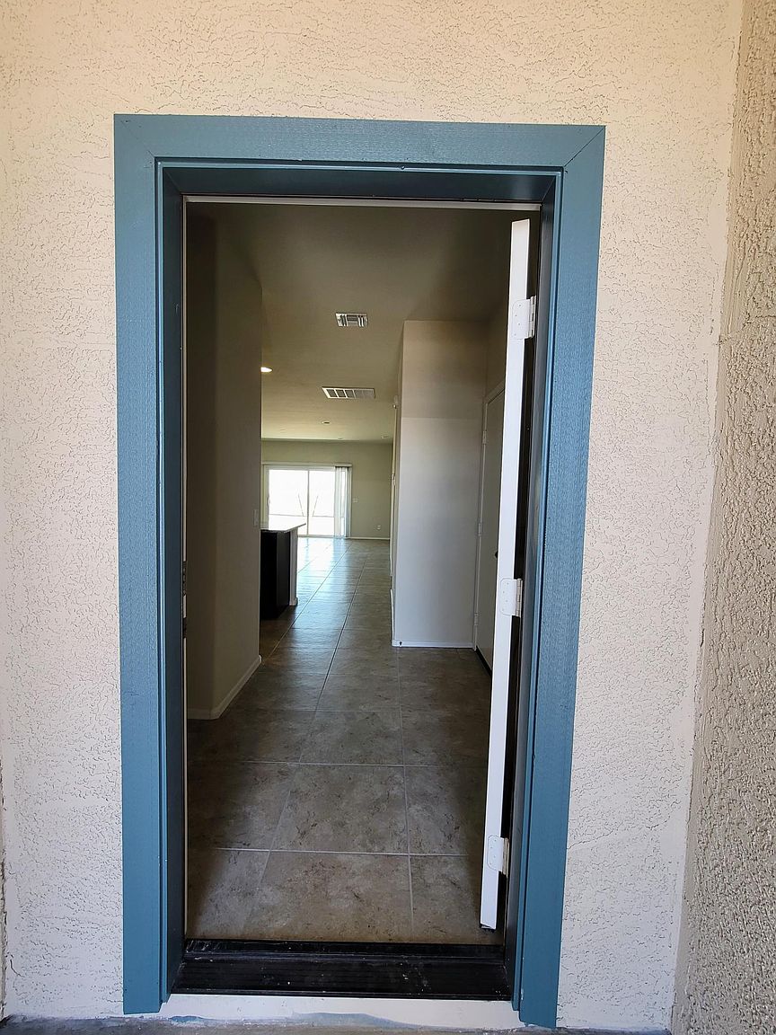 1079 W Avalon Canyon Dr photo 2