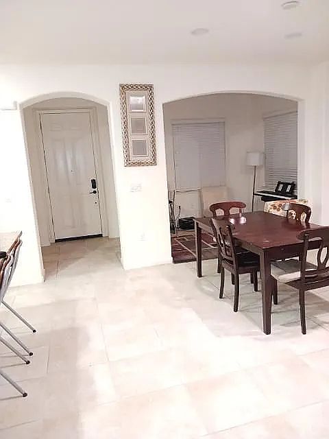 711 N Museo Dr photo 3