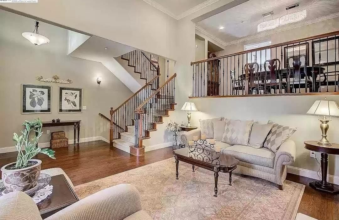 3686 Aviano Way photo 3